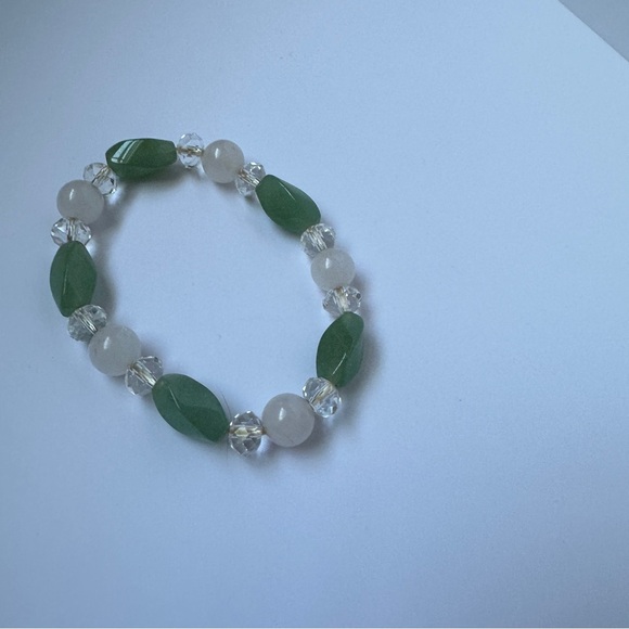 Vintage Semi-Precious Bead Green Chalcedony Rock Crystal Quartz Stretch Bracelet - Picture 5 of 8